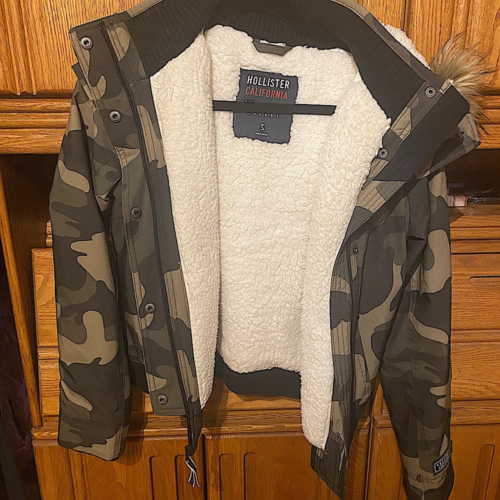 Camo Hollister Jacket, Wool Inside and Fur Hood